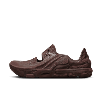 お歳暮 人気 Nike LU Nike Shoes. Men's Universal ISPA 靴